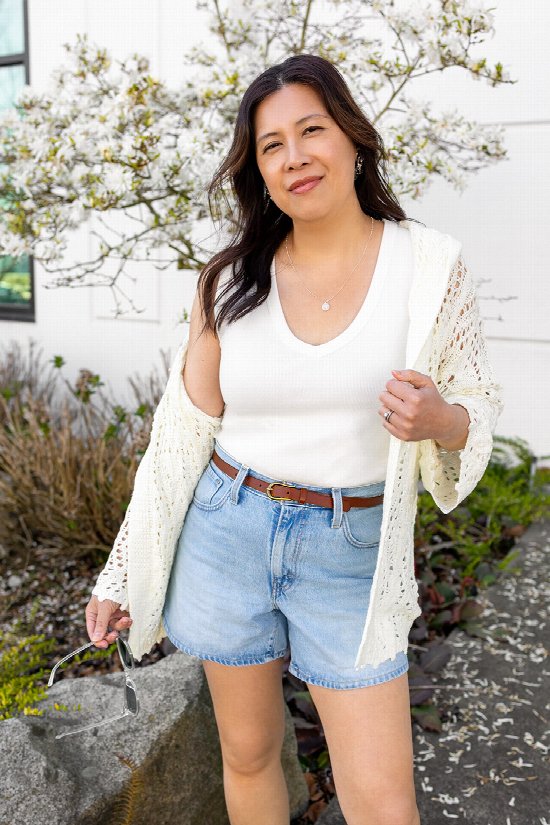 LEVI'S Light Cinch Mid Thigh Shorts 2